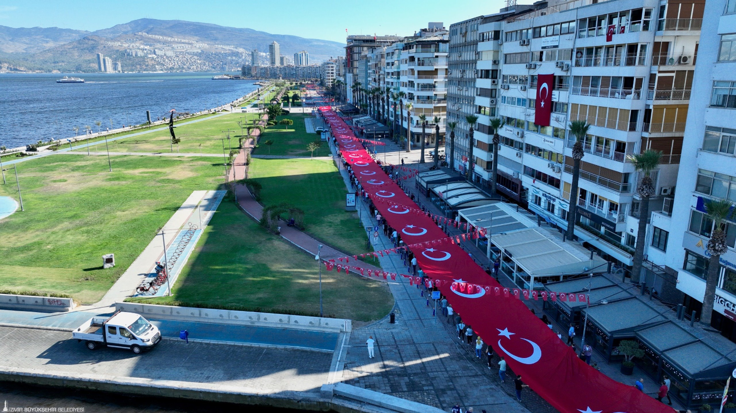 İzmir’de Geleneksel Zafer Yürüyüşü